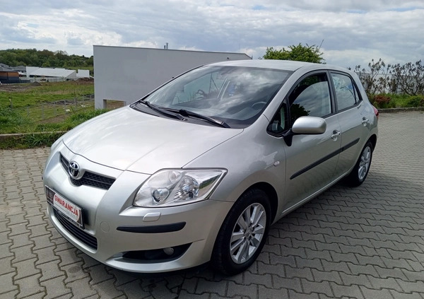 Toyota Auris cena 23900 przebieg: 153000, rok produkcji 2008 z Ryn małe 191